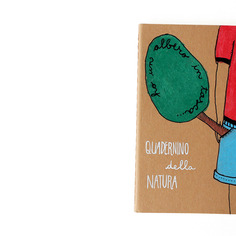 Quadernino della natura illustrato con bambino e albero in tasca 
