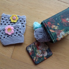 Polsini da stivale in lana per bimba,   lavorati all'uncinetto 