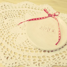 Piattino portafedi in ceramica fatta a mano 