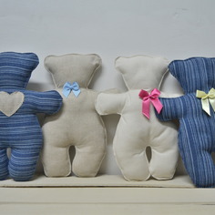 Orsetto ecrù con fiocchetto azzurro il camiciaio settimanale 