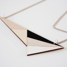 Collana geometrica triangolare in legno, taglio laser, colori acrilici, fatta a mano, color bianco nero argento salmone 