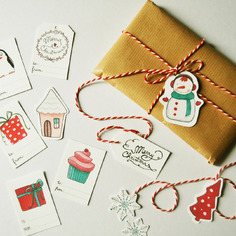 Etichette di natale per confezionare regali con illustrazioni natalizie, 