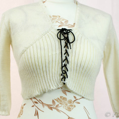 Giacchino corto in lana con chiusura a  laccetto 