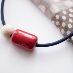 Collana capsula in ceramica rossa 