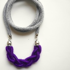 Collana lunga con cordoncino in cotone e treccia in lana color ametista- milleintrecci collezione inverno 