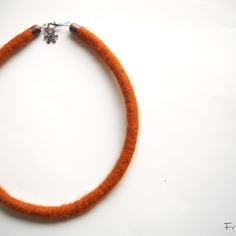 Collana semirigida in lana - ruggine - millegiri basic inverno 2015/2016 by fridawer 