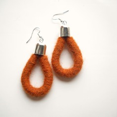 Orecchini a goccia in lana colorata - millegiri gocce basic inverno - ruggine - collezione autunno/inverno 2015/2016 by fridawer 