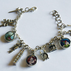 Braccialetto con ciondoli in resina *peter pan* 