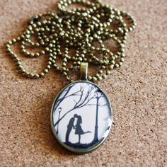 Collana con cammeo in resina *lover silhouette* 