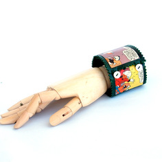 Bracciale riciclo fumetti verde scuro multicolore ecofriendly pop polsino riuso bijou tessuto 