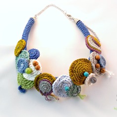 Collana uncinetto rigida, girocollo regolabile, pezzo unico (ooak) - made to order 