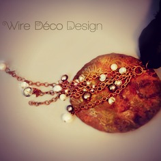 Nastro di seta pendente di rame e cascata di perle e cristalli