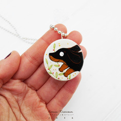 Collana bassotto dipinta a mano 