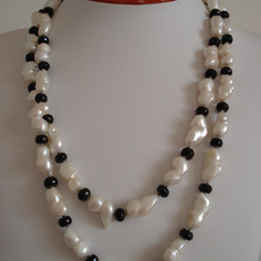 Collana sautoir di perle e onice nero