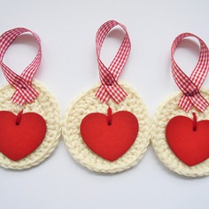 Set di tre addobbi natalizi realizzati a crochet 