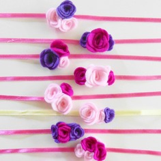 10 natri decorativi con fiori di feltro: braccialetti, codini, idee regalo per i compleanni delle vostre bambine! 