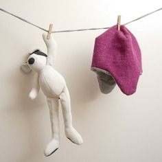 Cappellino viola invernale per bimba, da aviatore con paraorecchie.