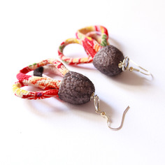 Orecchini in seta chirimen giapponese rossi e marrone 