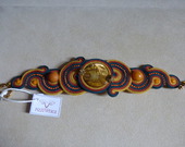 Bracciale in soutache realizzato a mano con madreperla 